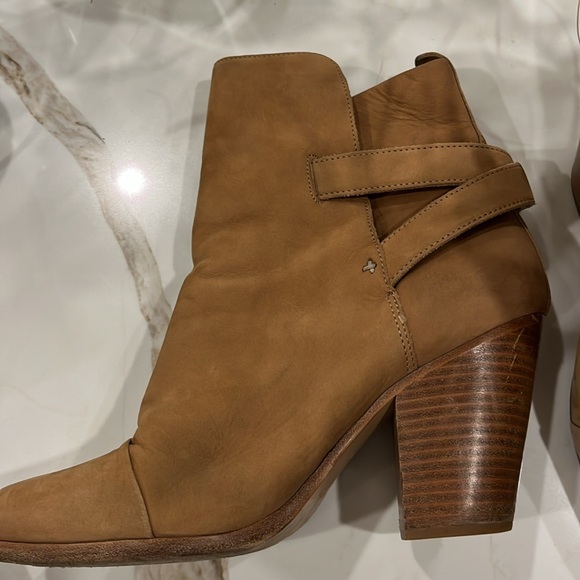 Rag & Bone Harrow ankle boot with 3.5” heel in tan buckskin leather - Picture 4 of 7